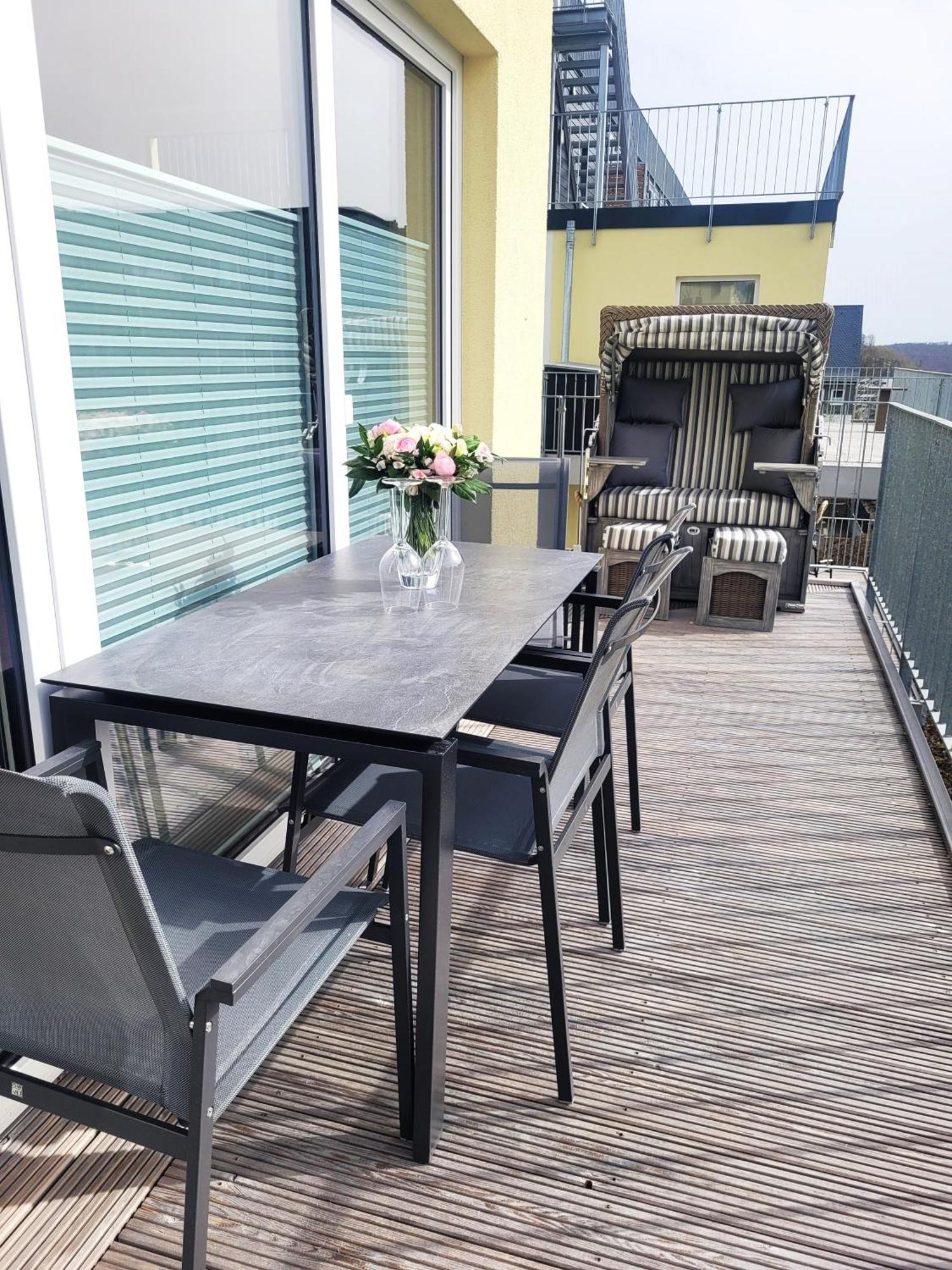 Apartment 21129 *